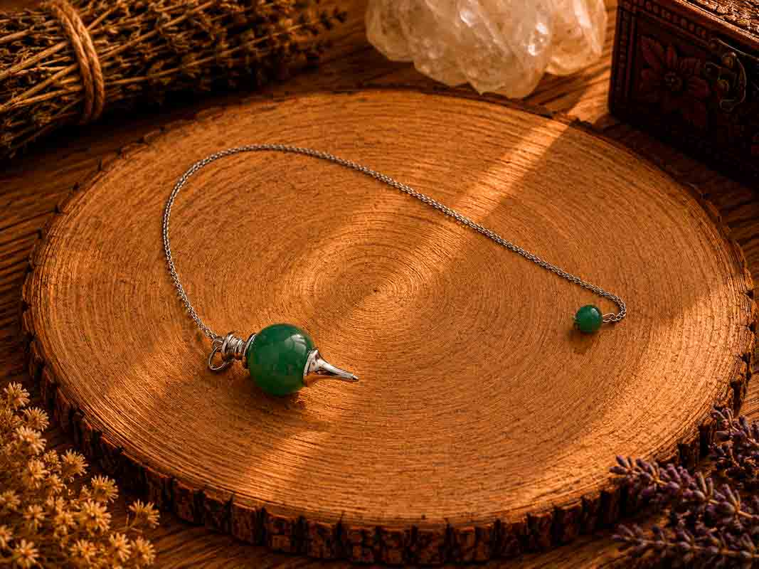 Péndulo Bola Cuarzo Verde Aventurina punta metal